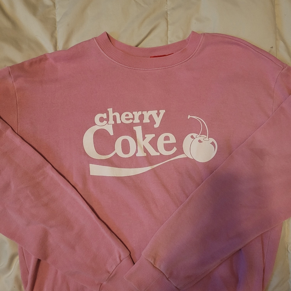 ‼️SOLD‼️ $10 off $60 ⭐️ Light pink cherry coke crewneck